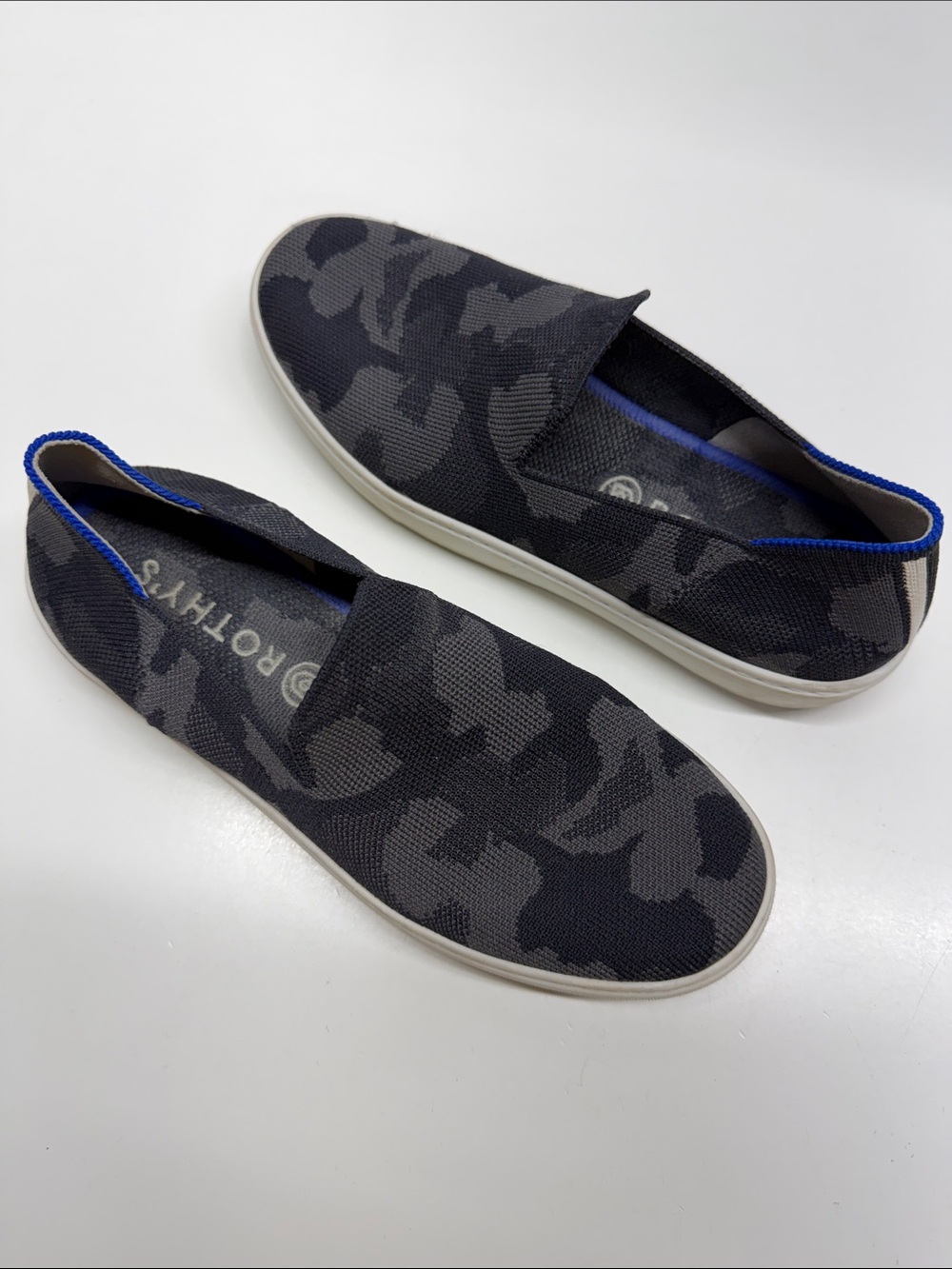 Rothys Sneakers Slip On Causal Sneaker Shoes Knit Camouflage Camo Gray Black 7.5